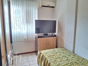 Image 19 - 890238