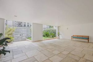 Image 33 - 890240