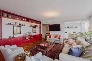 Image 4 - 890240