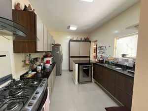 Image 6 - 890257