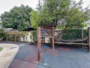 Image 32 - 890284
