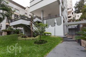 Image 9 - 890298