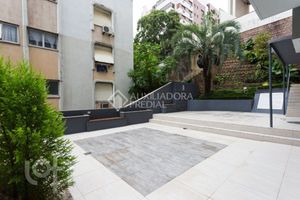 Image 6 - 890298