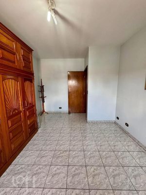Image 19 - 890315