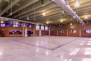 Image 4 - 890394