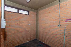 Image 34 - 890394