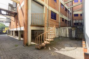 Image 70 - 890394