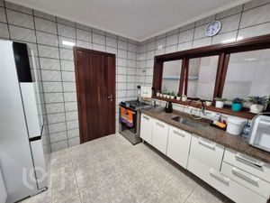 Image 4 - 890403