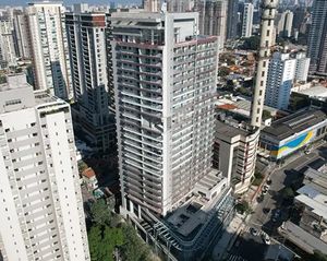 Image 3 - 890425