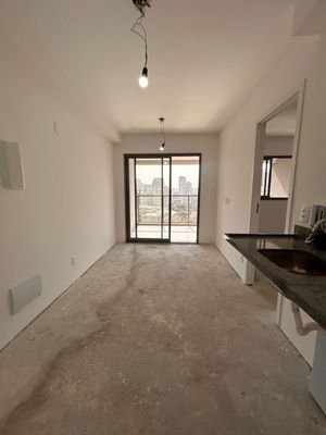 Image 7 - 890425