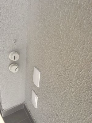 Image 13 - 890425