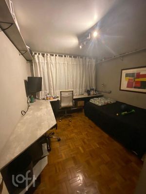 Image 7 - 890432