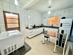 Image 9 - 890438