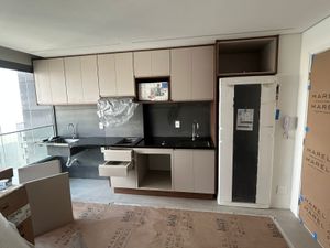 Image 1 - 890482