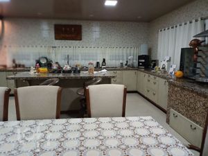 Image 13 - 890520