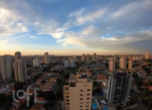 Image 18 - 890533