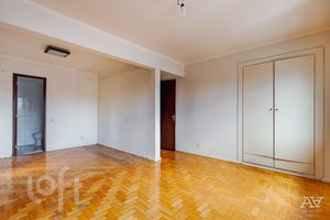 Image 19 - 890534