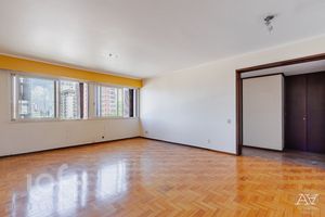 Image 32 - 890534