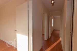 Image 1 - 890535