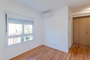 Image 19 - 890545