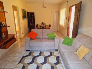 Image 8 - 890547