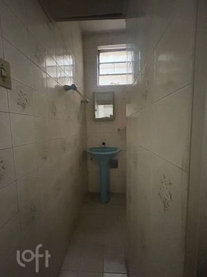 Image 4 - 890559