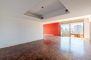 Image 4 - 890562