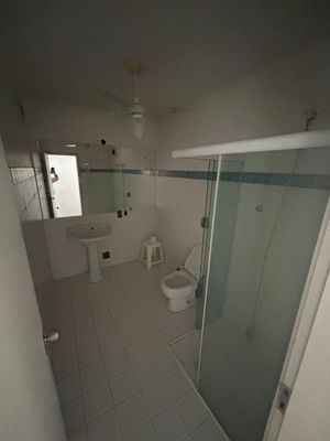Image 9 - 890562