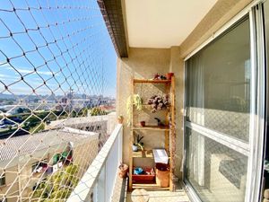 Image 1 - 890563