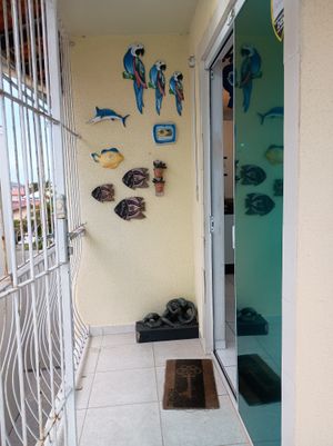 Image 1 - 890569