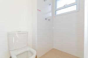 Image 19 - 890571