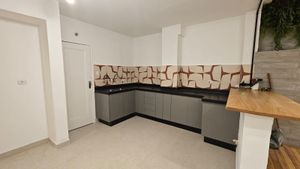 Image 3 - 890634