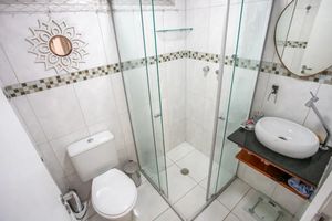 Image 9 - 890635