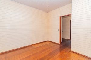 Image 19 - 890637