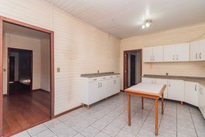 Image 23 - 890637