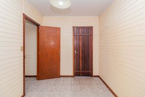 Image 26 - 890637