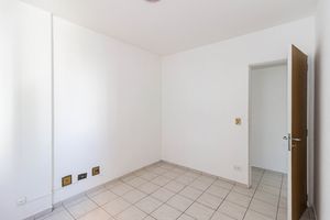 Image 15 - 890645