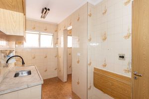 Image 21 - 890645