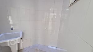 Image 4 - 890666