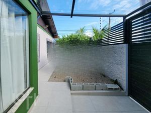 Image 30 - 890667