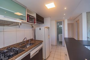 Image 8 - 890678
