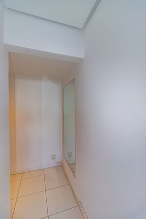 Image 19 - 890678