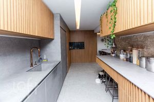Image 14 - 890702