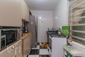 Image 7 - 890707