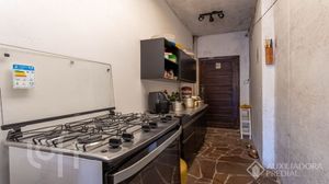 Image 4 - 890710