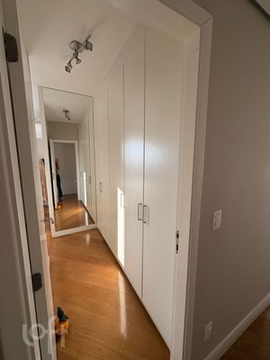 Image 13 - 890711