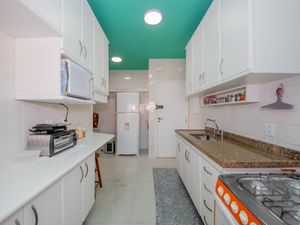 Image 18 - 890744