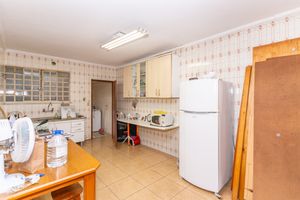 Image 20 - 890824