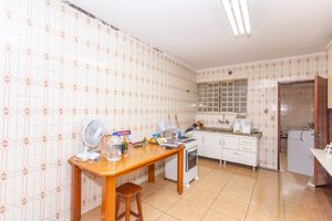Image 21 - 890824