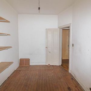 Image 8 - 890830